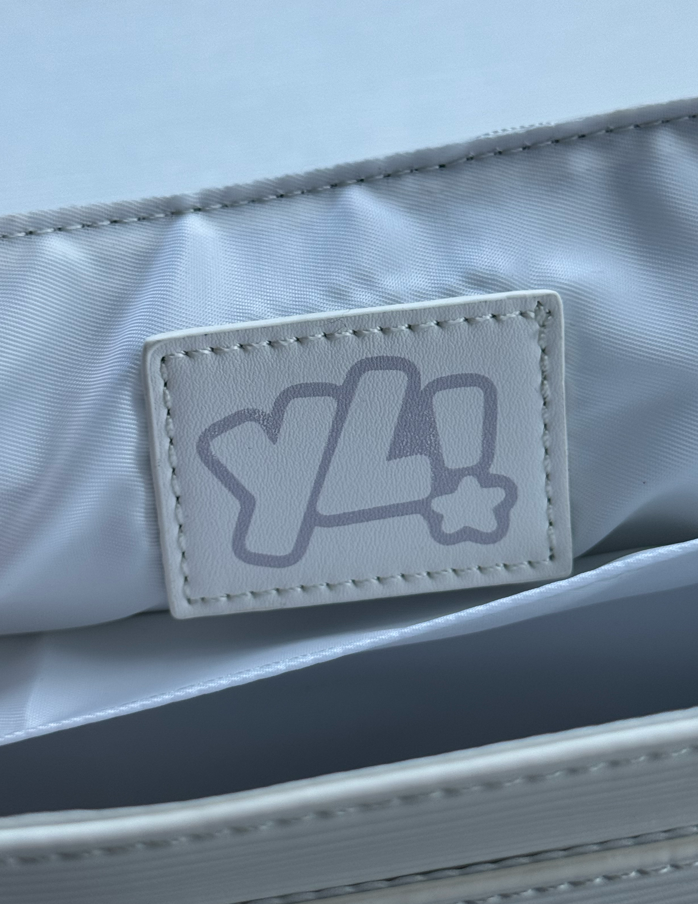 YL Messenger Bag - White